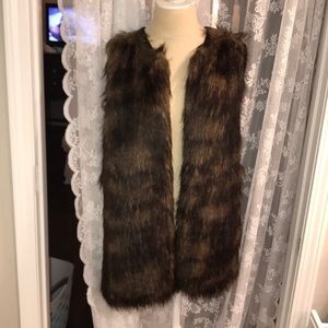 ‼️PRICE DROP‼️Fake Fur Vest Brown/ Back Women’s M